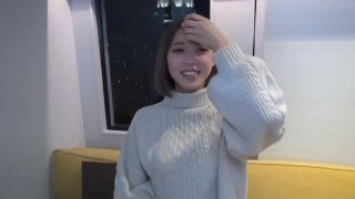 租屋约学妹，被调教的很听话了，口活技术也是没得说，吃鸡巴吃上瘾啦